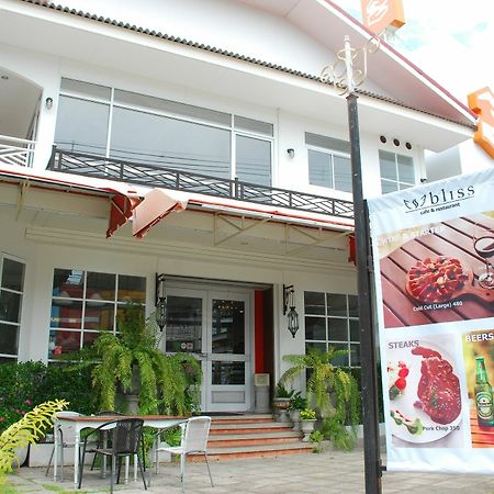 Bliss Guest House HHQ Exterior foto
